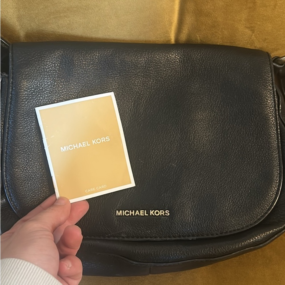 Micheal Kors purse black leather
